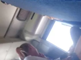 Блондинка tranny смокче його член, а потім це її черга