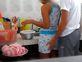 Він руйнує її мудак