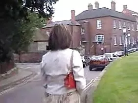 Хвіст змушує її щасливим