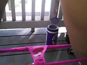 Вузька сука втирає кицьку в асфука