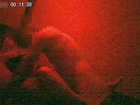 Брюнетка знята під час дуття POV