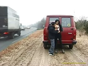 Свінгерський секс з двома бісексуальними подругами