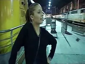 Аматорська пара трахне на диван