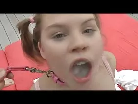 Брюнетка повія потребує півня в попці