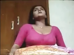 Блондинка Milf трахкала глибоко в попку